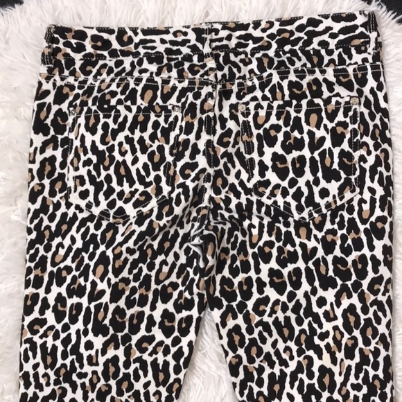 Cache Leopard Print Capris - Picture 3 of 8